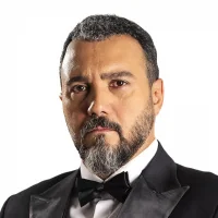 کامبیز دیرباز