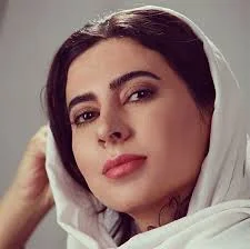 نازنین احمدی