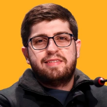 آرین وزیر دفتری